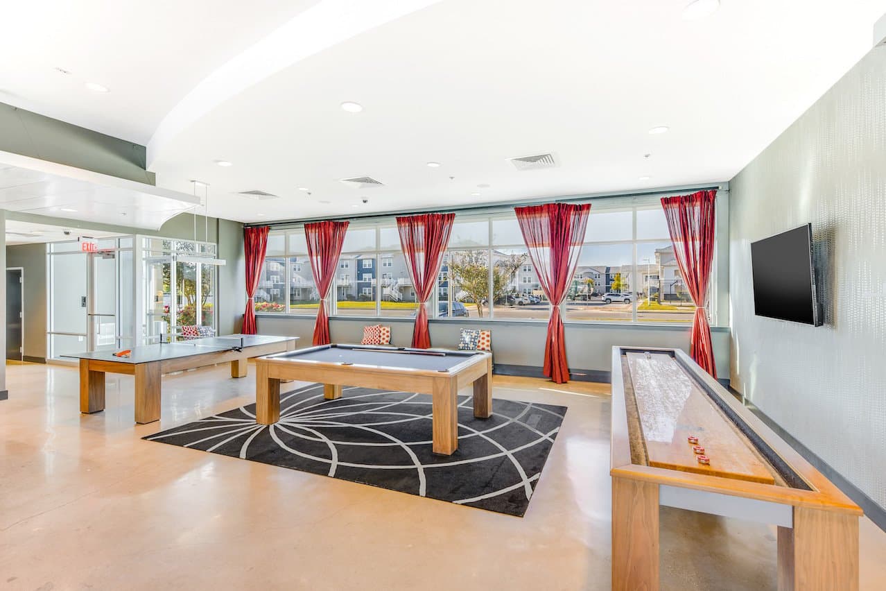 Ave-Club-Room