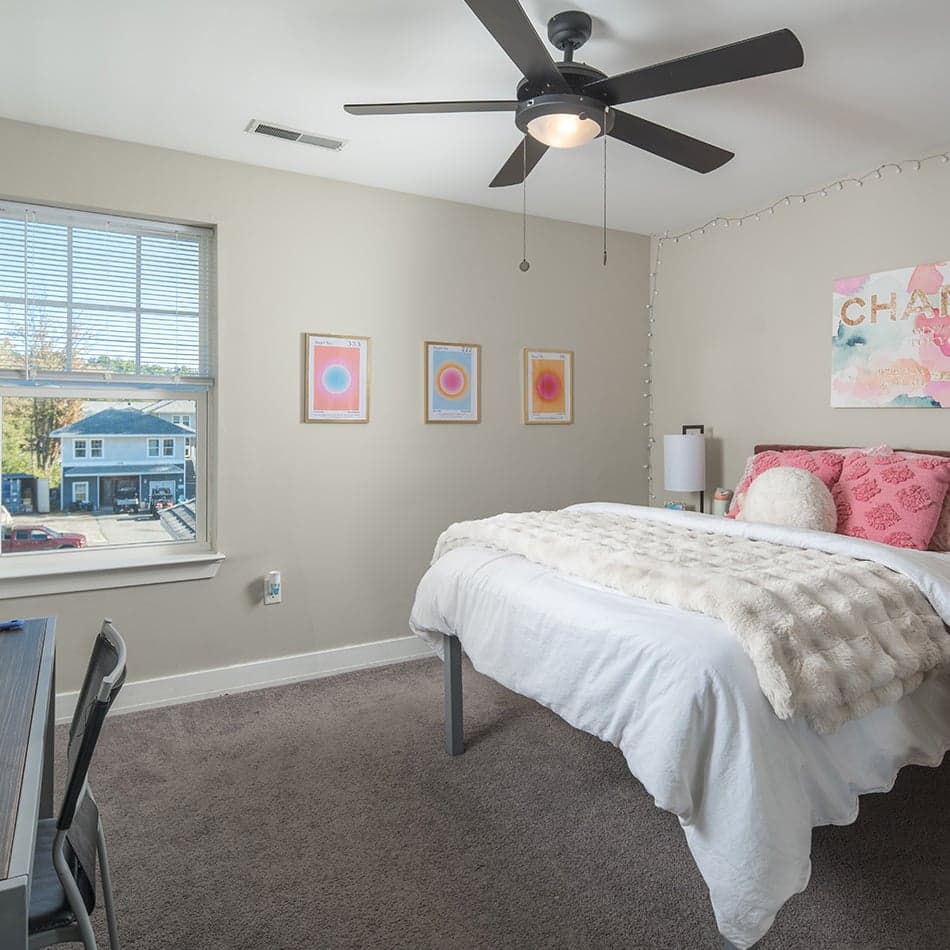 Avenue-Orono-Bedroom